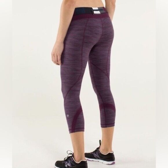 Lululemon Run Inspire Crop II Size 2 Plum Striped - Picture 4 of 4